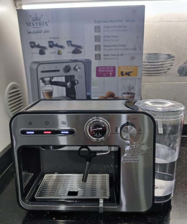 Machine à café 4en1 MATRIX 20Bar ( capsules nespresso et dolce gusto + café moulu + cappuccino)