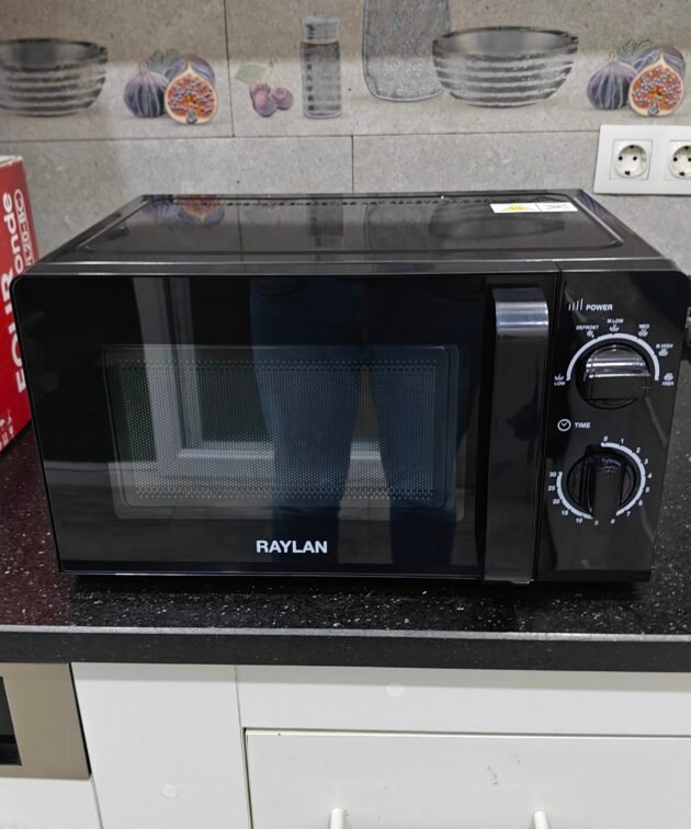 Four à Micro-ondes Raylan 20L – 700W, 6 niveaux de puissance, minuterie