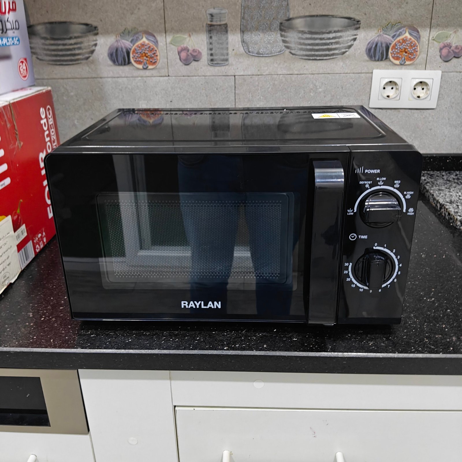 Four à Micro-ondes Raylan 20L – 700W, 6 niveaux de puissance, minuterie